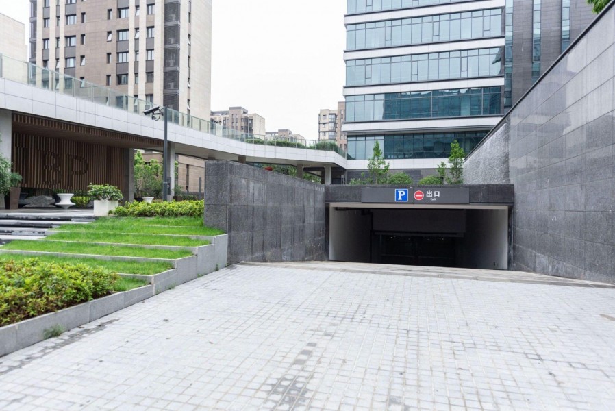 IBP虹桥嘉汇外立面