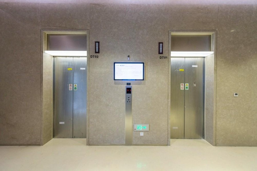 建滔商业广场电梯厅