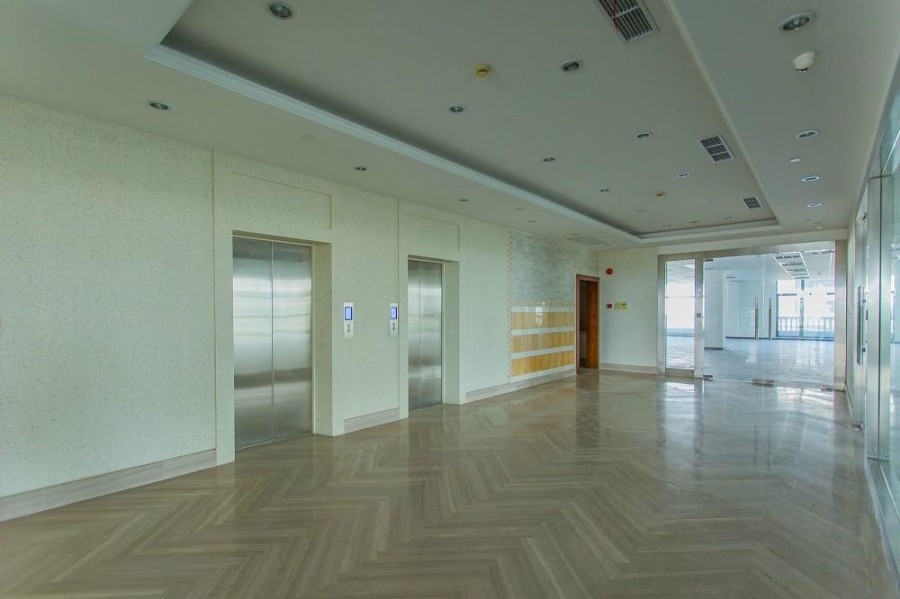 24小时独立空调：汤泉国际大厦室内