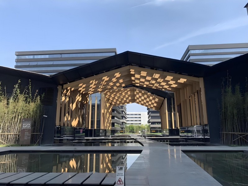 虹桥国际展汇外立面