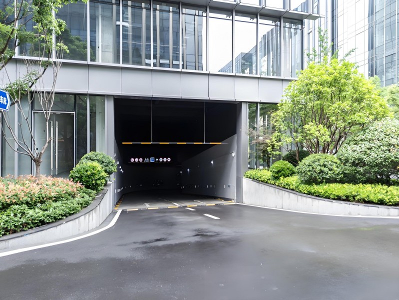 虹桥平安财富中心外立面