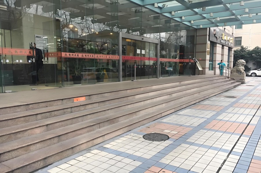 凯利大厦(国企楼盘)外立面