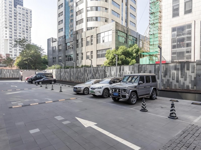 SOHO东海广场（热推租售中）外立面
