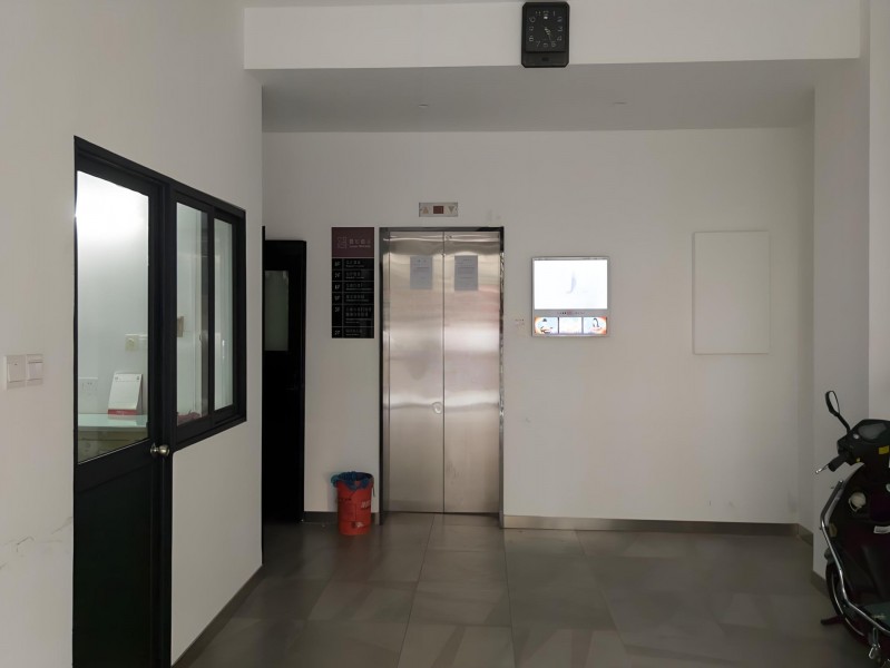 侨桥商务楼电梯厅