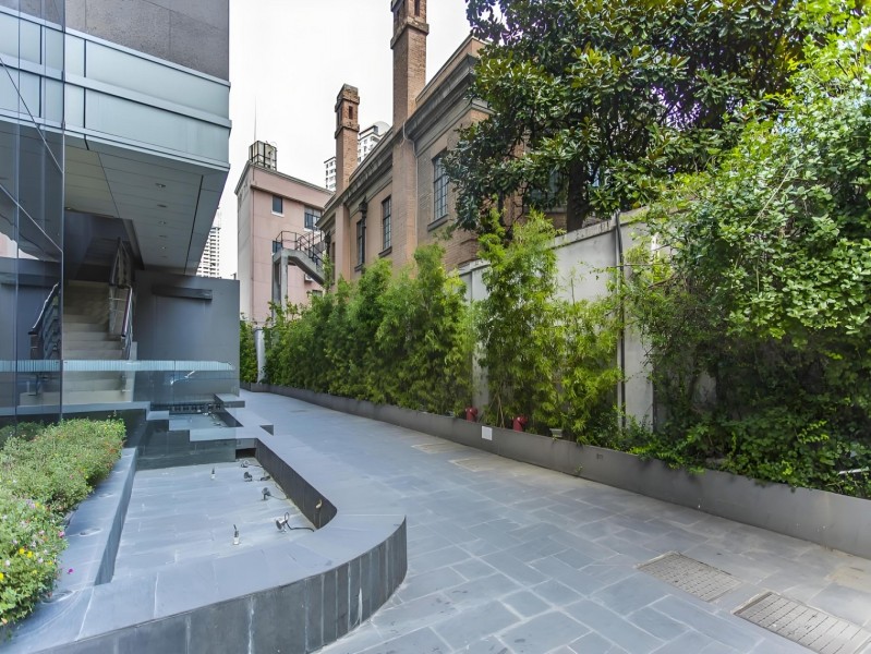 汇银大厦：24小时独立空调：外立面