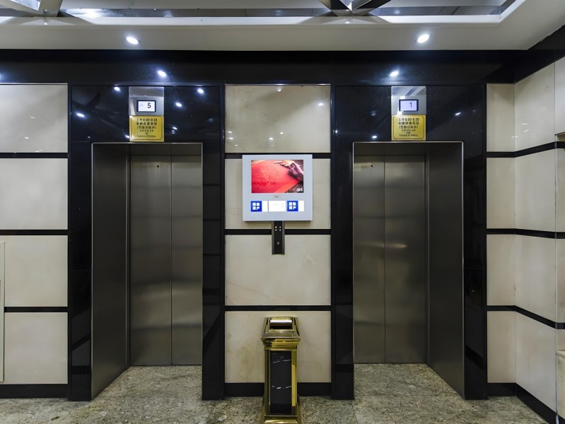 静安新时代大厦：24小时独立空调电梯厅