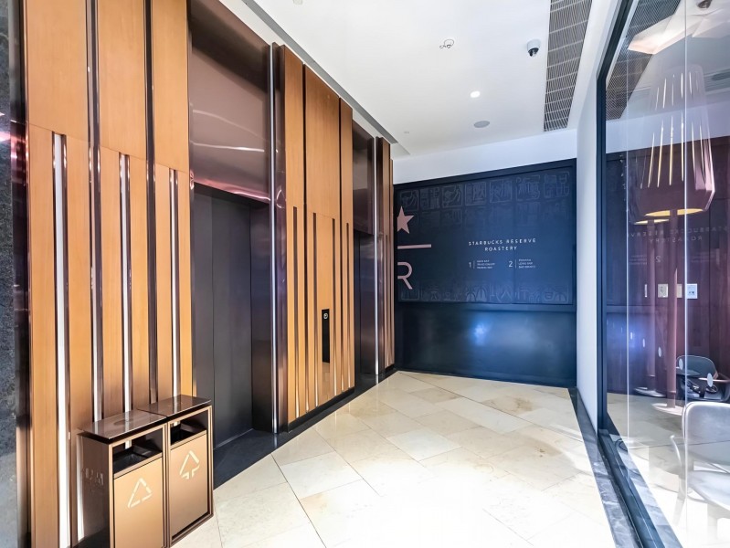 兴业太古汇电梯厅