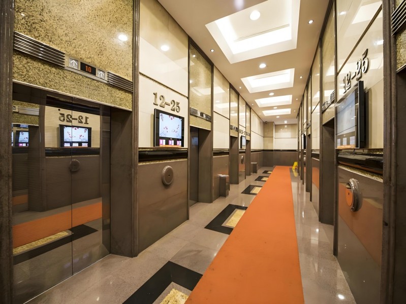 梅龙镇广场电梯厅