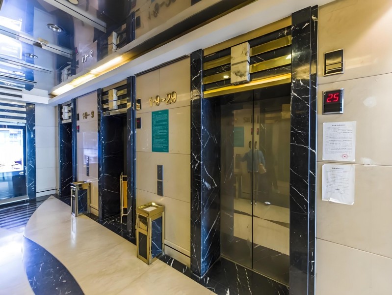 金鹰国际购物中心(上海店)写字楼电梯厅