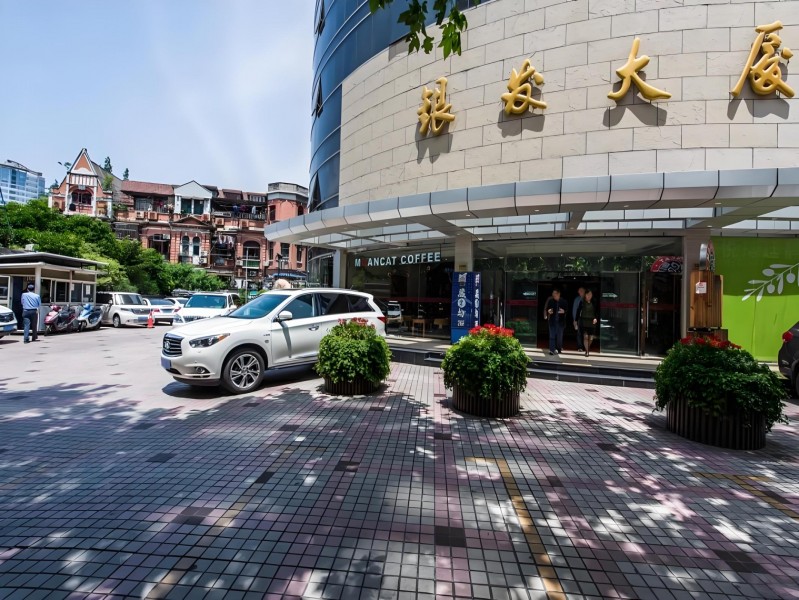 银发大厦外立面