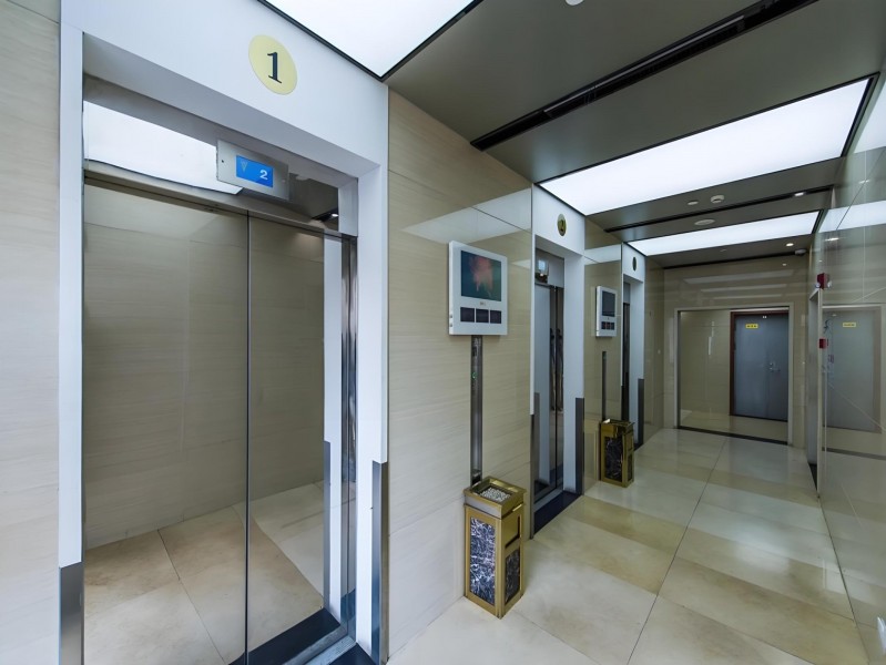 银发大厦电梯厅