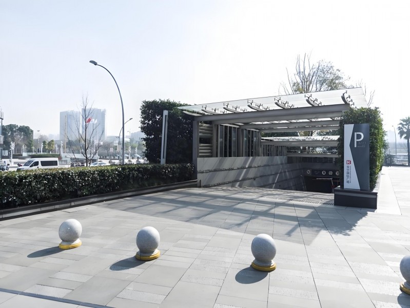 宝华国际广场外立面