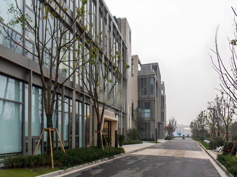 绿地中环广场（租售中）外立面