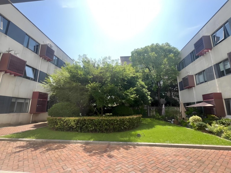 越界·乐平方外立面