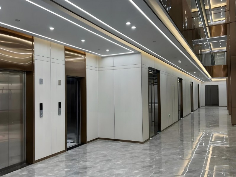 万荣中心广场电梯厅