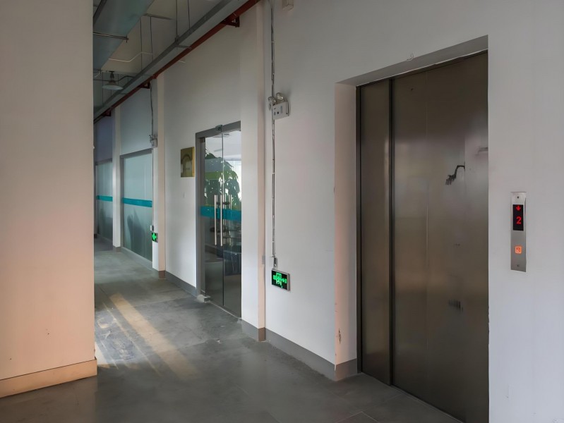 智苑文创空间电梯