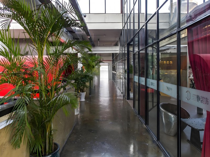 云仓891创意产业园走道