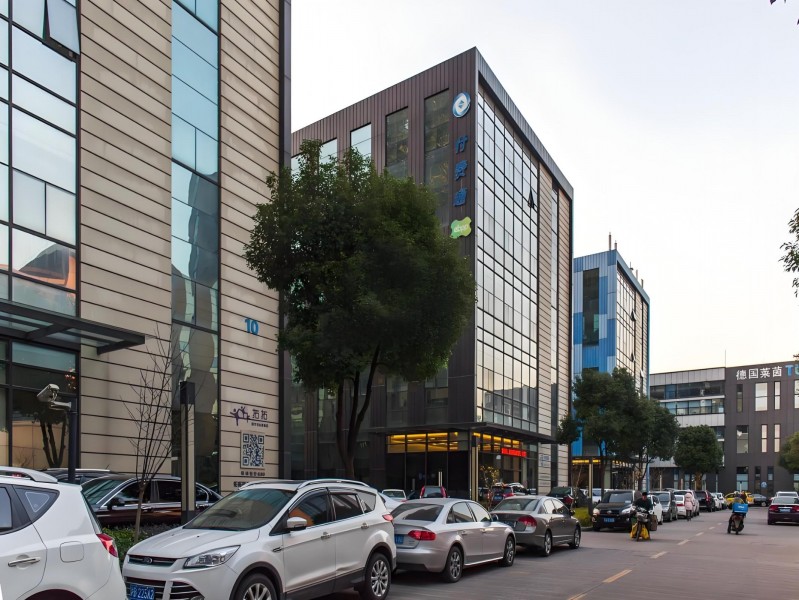 多媒体产业化基地外立面