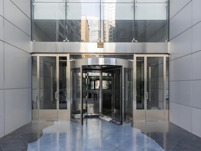 上海现代交通商务大厦外立面