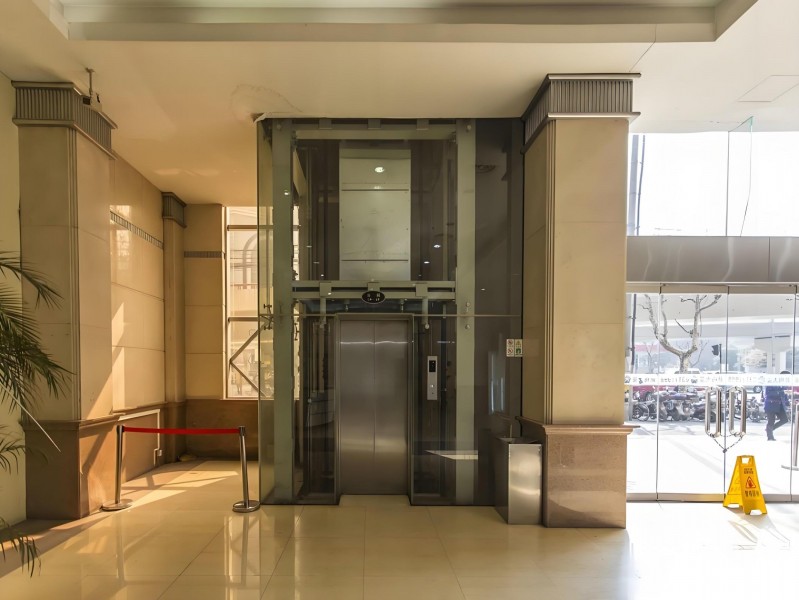 新梅大厦电梯厅