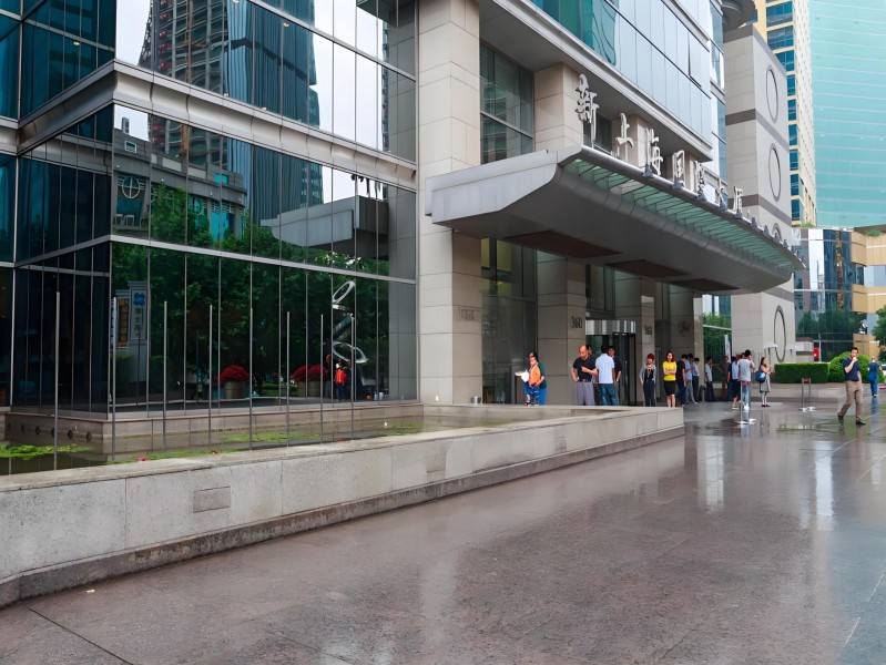 新上海国际大厦（国企楼盘）外立面