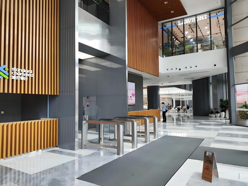 渣打银行大厦：24小时独立空调大堂