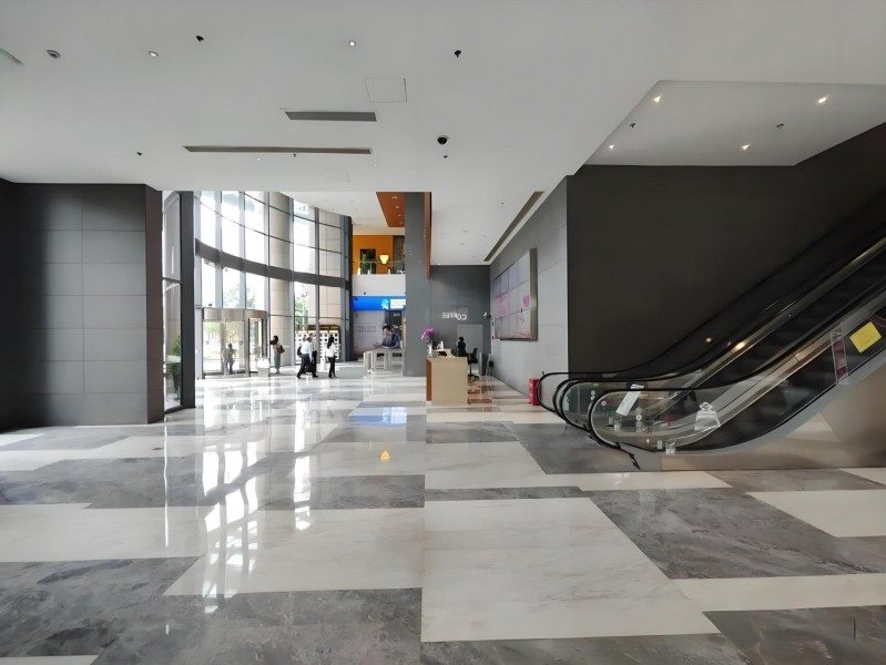 渣打银行大厦：24小时独立空调大堂