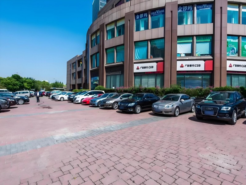 世界广场(租售中）外立面