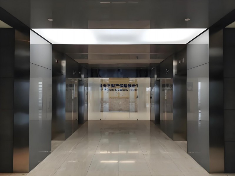 渣打银行大厦：24小时独立空调电梯厅