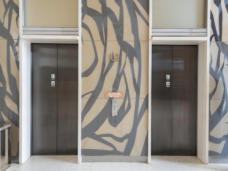 上海国金中心电梯厅