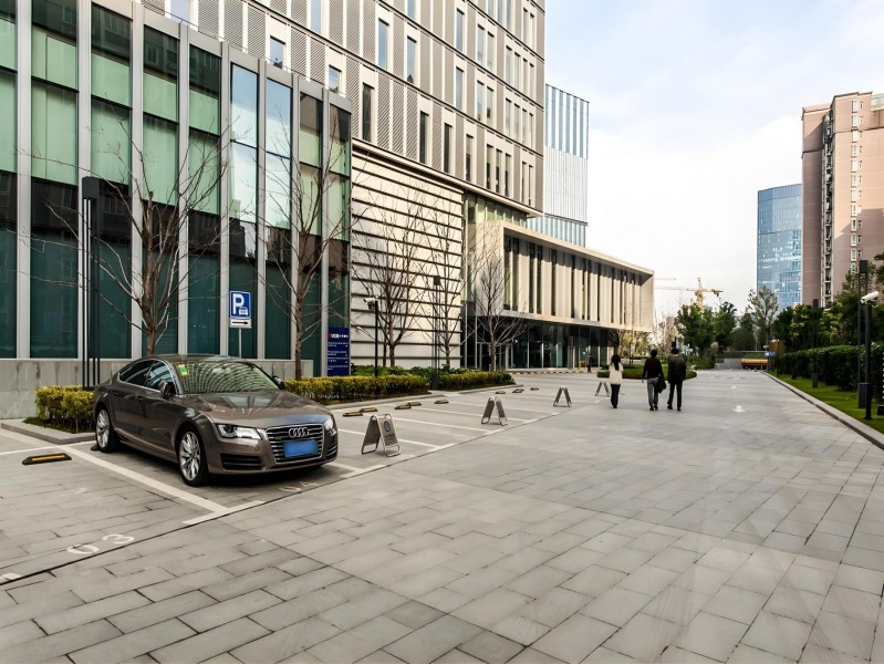 大华银行大厦（国企楼盘）外立面