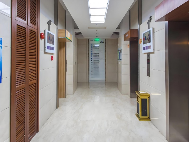 聚能湾创新创业中心电梯厅