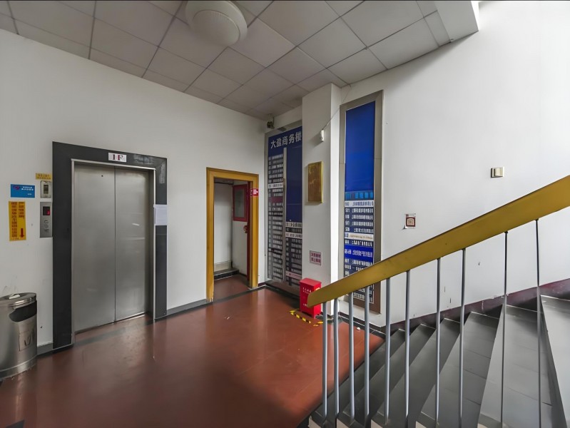 大盈商务中心电梯