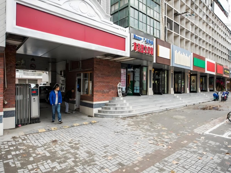 大盈商务中心外立面