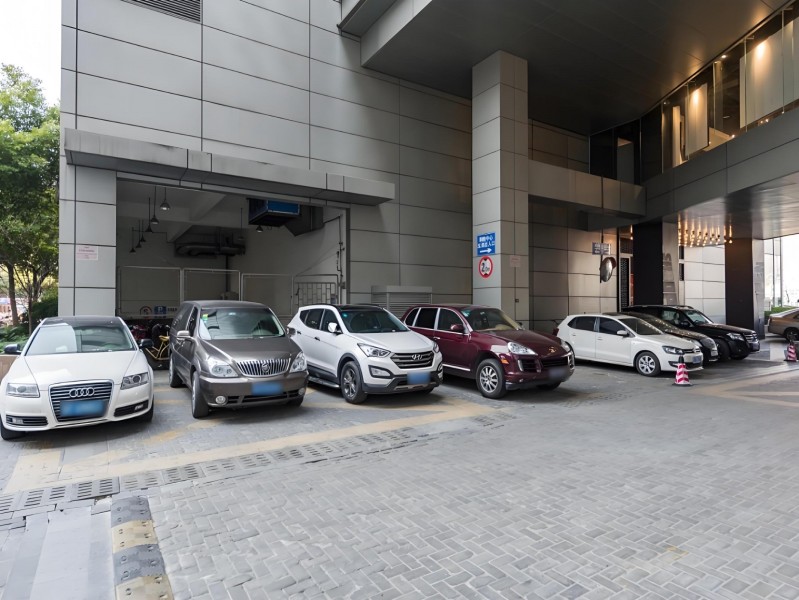 长房国际广场（国企楼盘）外立面