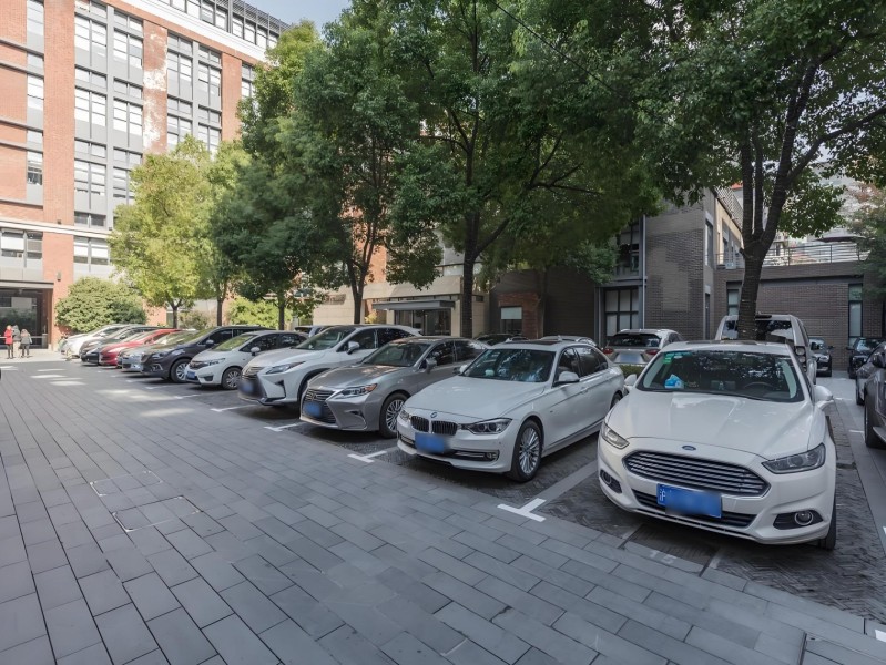 弘基创邑国际园外立面