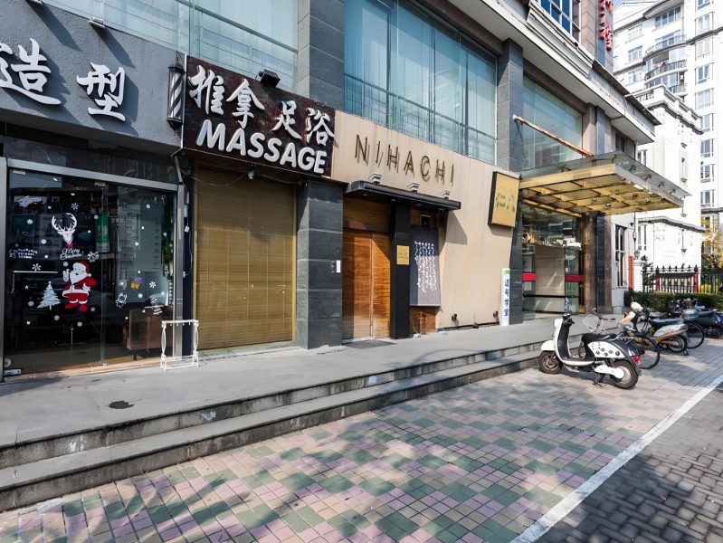 海盈金圣商务楼外立面