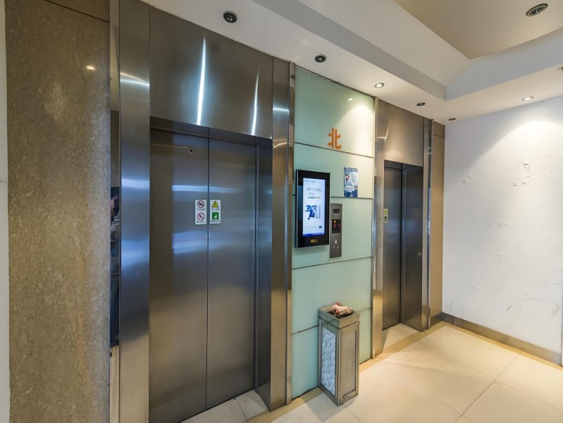 光华大厦电梯厅