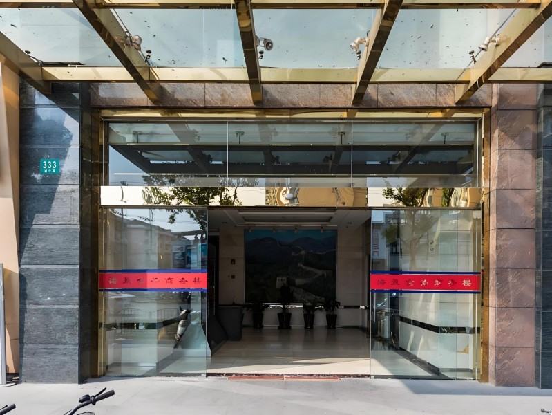 海盈金圣商务楼外立面