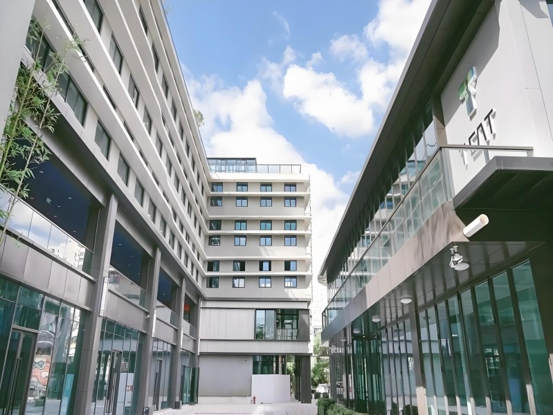 上服T·CAT时尚园外立面