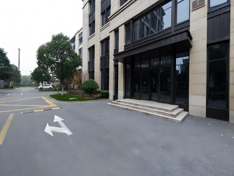 上服·虹桥创新中心（国企楼盘）：24小时独立空调外立面