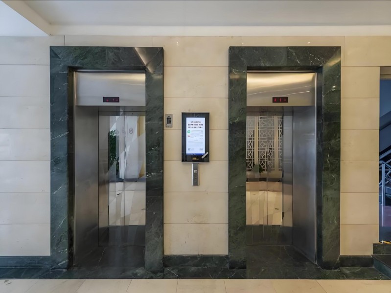 鑫汉森商务中心电梯厅