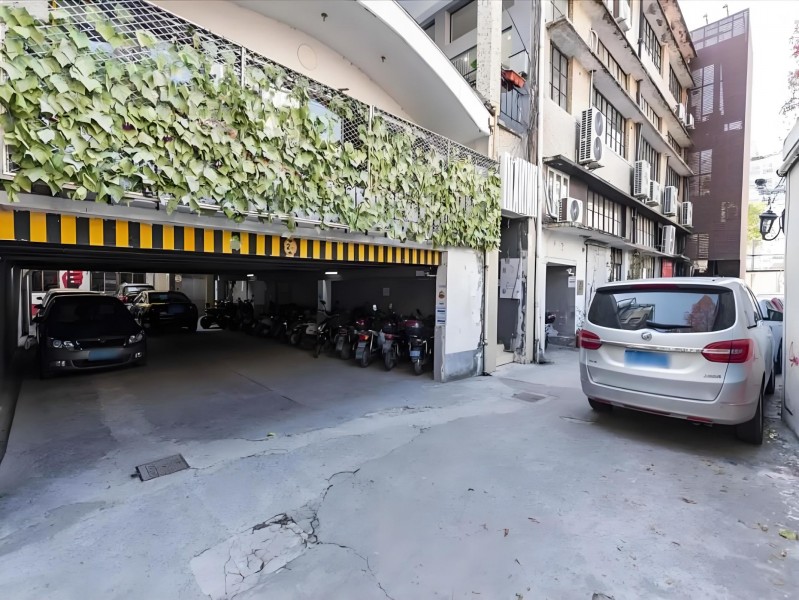 贵冠商务中心外立面