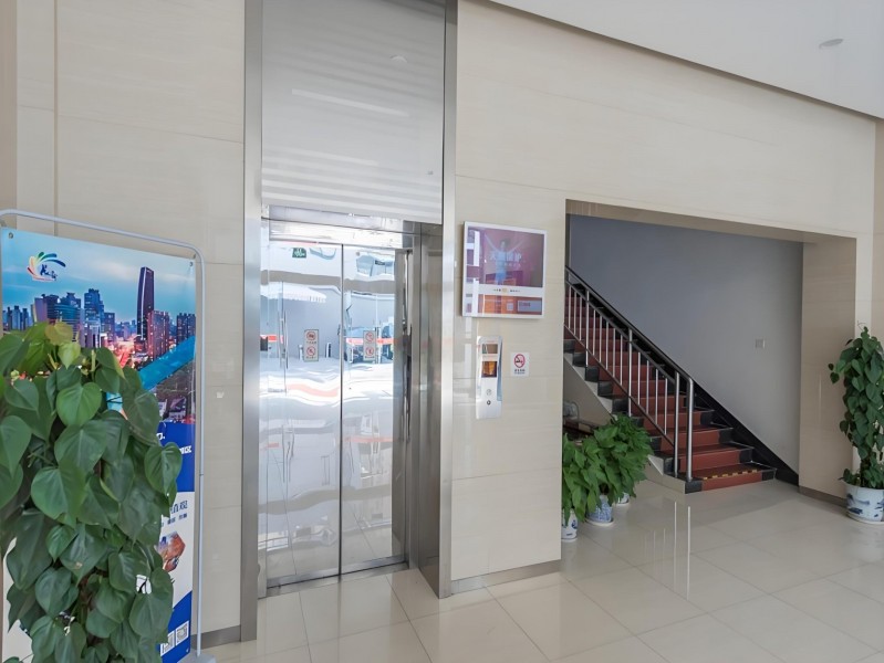 虹桥都市工业大厦大堂