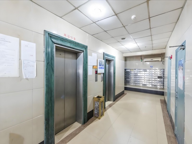 绿洲广场电梯厅