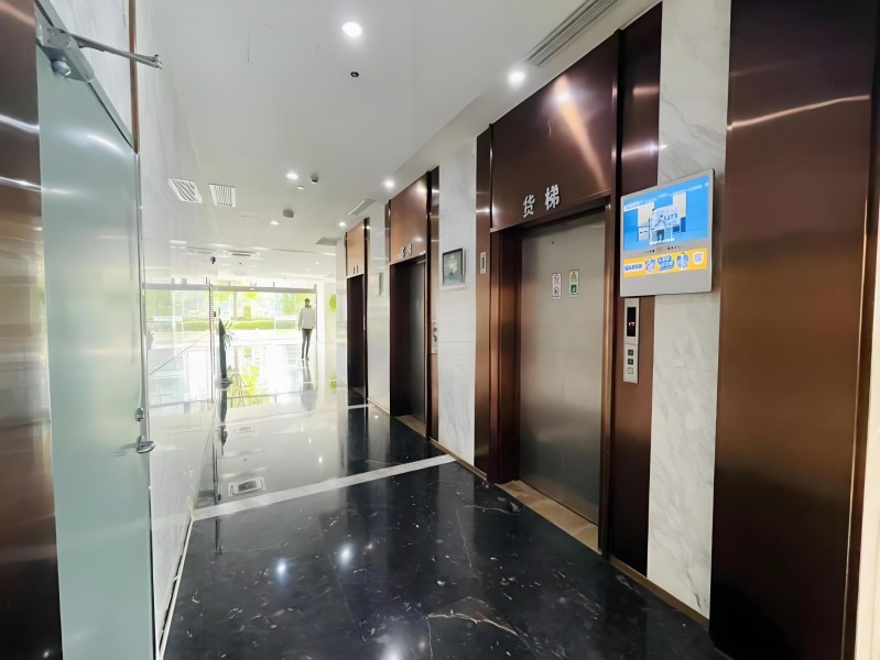新曹杨中南大厦(敦奴大厦)电梯厅