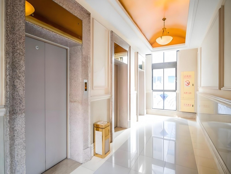 圣天地商务楼电梯厅