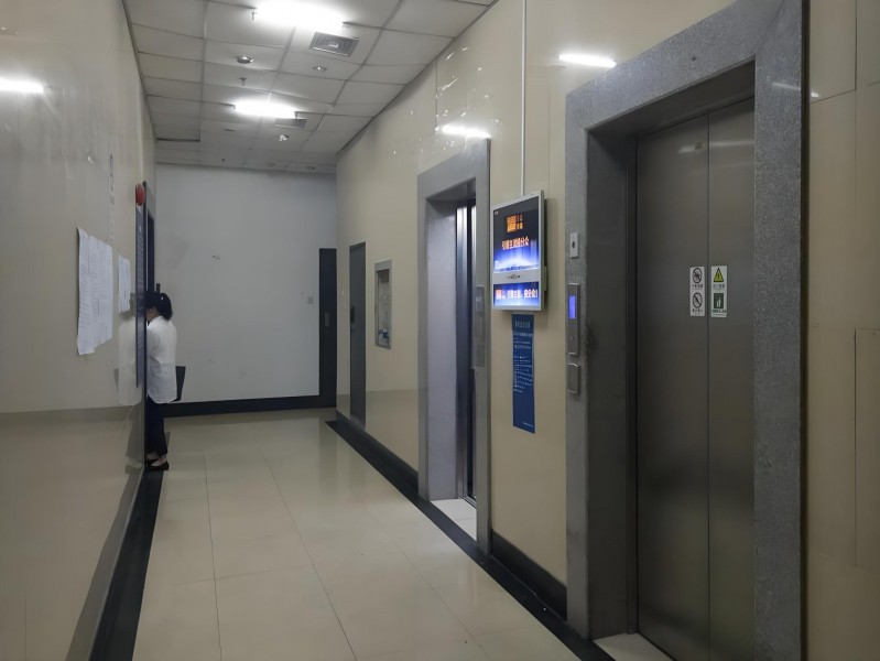 华生大厦电梯厅