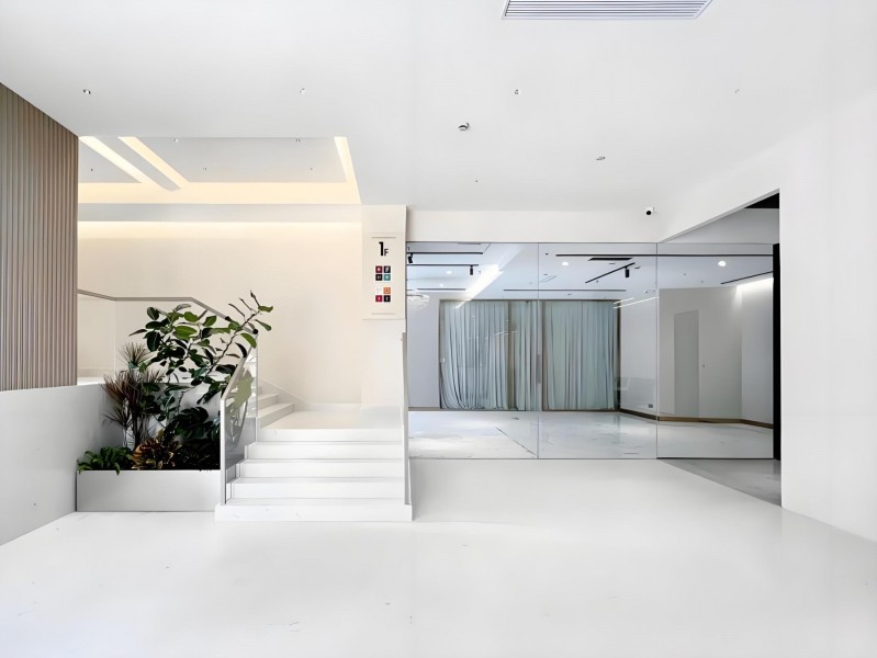 蔚然·新天地：24小时独立空调大堂