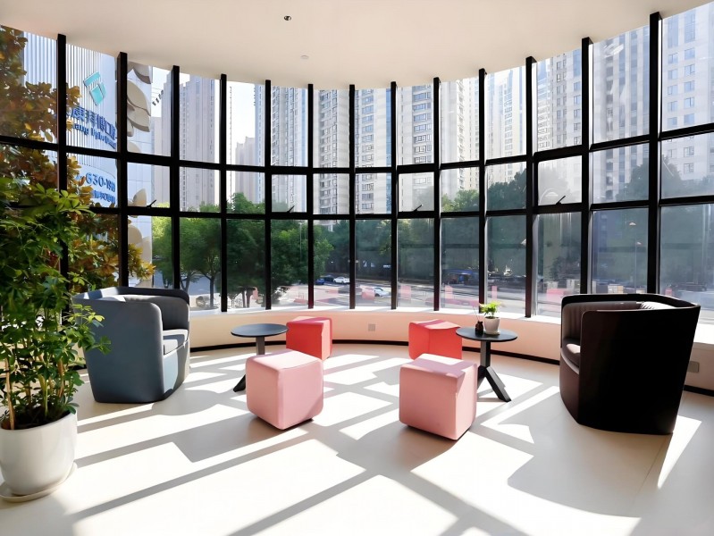 蔚然·新天地：24小时独立空调大堂